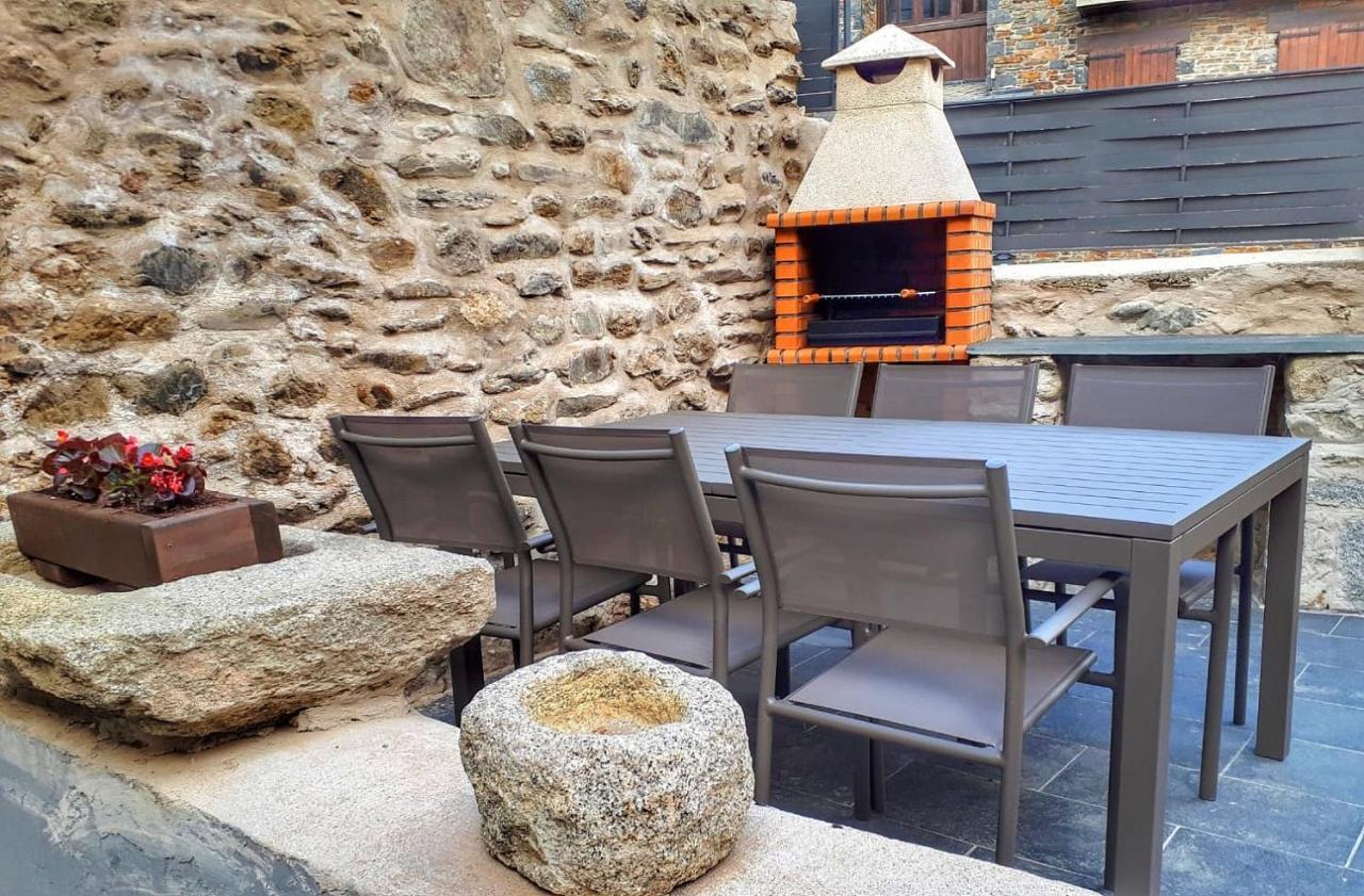 Apartament "El Castell" Casa Rural Cal Rialla Llivia Dış mekan fotoğraf